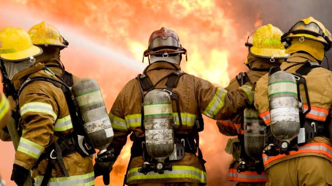 Bomberos de Nuevo León incorporan 20 elementos; déficit persiste