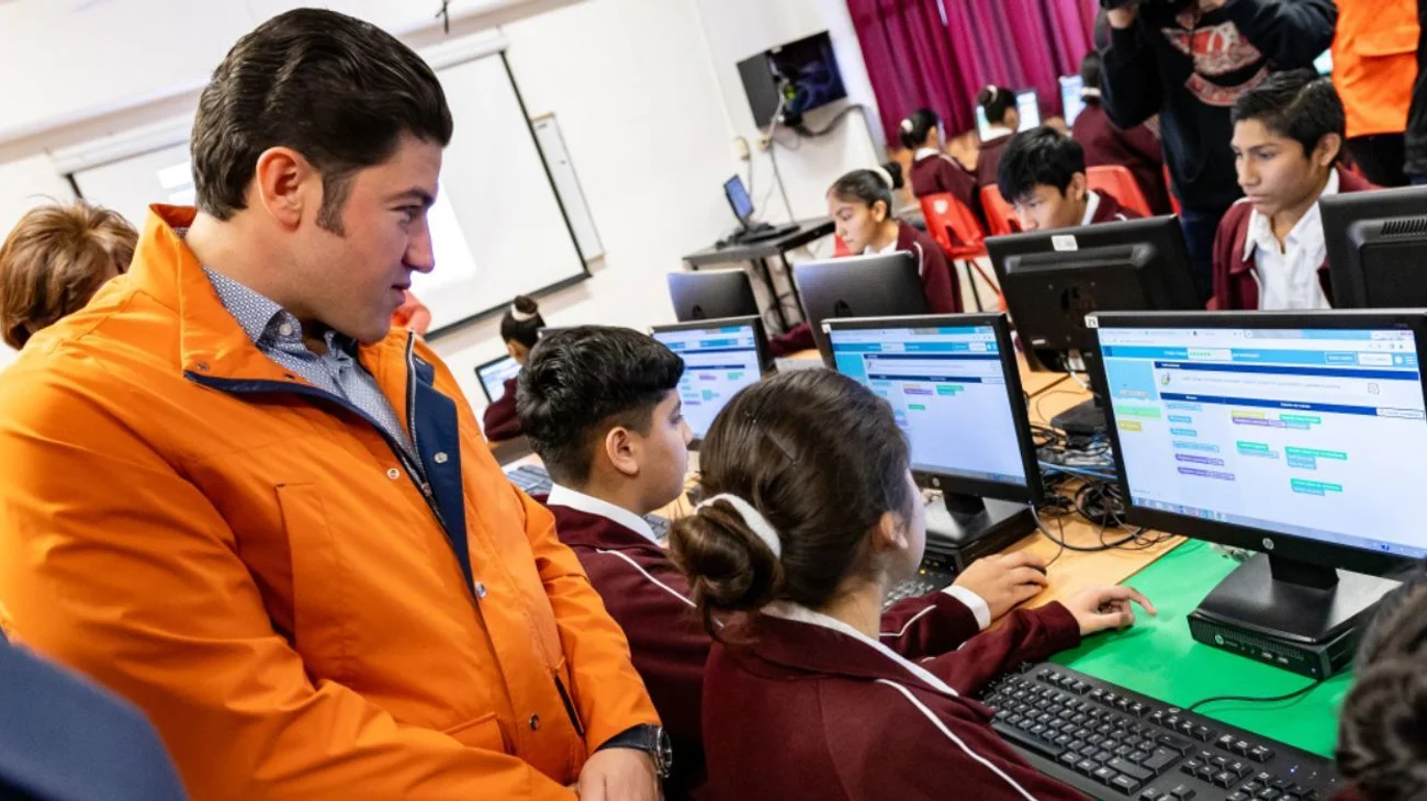 Anuncia Estado inversión en educación y movilidad