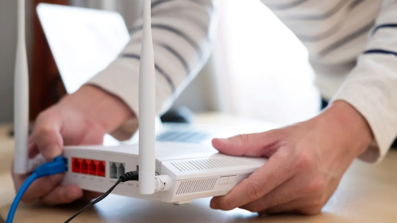 Adolescentes intentan apuñalar a su madre por apagar el Internet