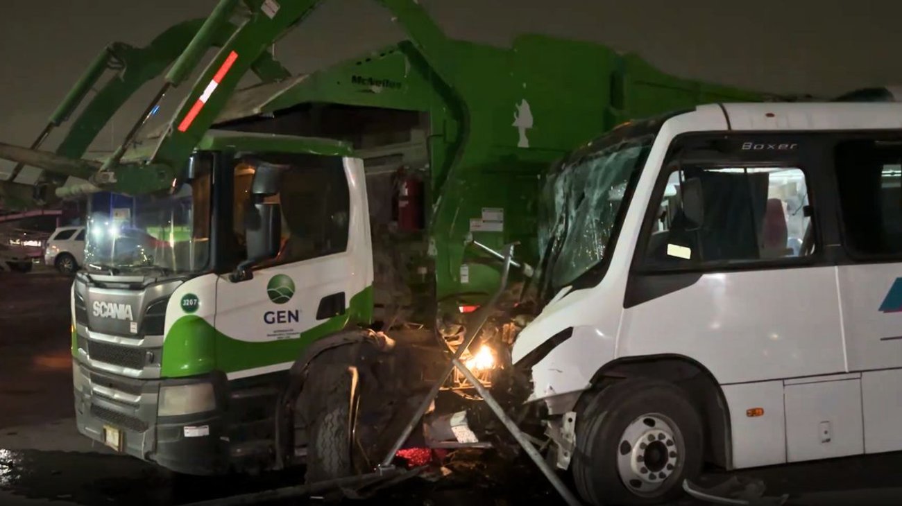Choque de camiones deja 15 lesionados en carretera Apodaca–Juárez