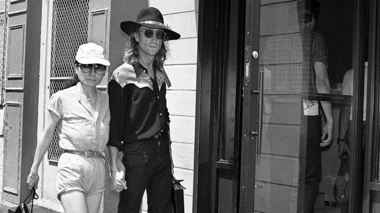 Fotógrafo muestra fotos inéditas de John Lennon en 1980