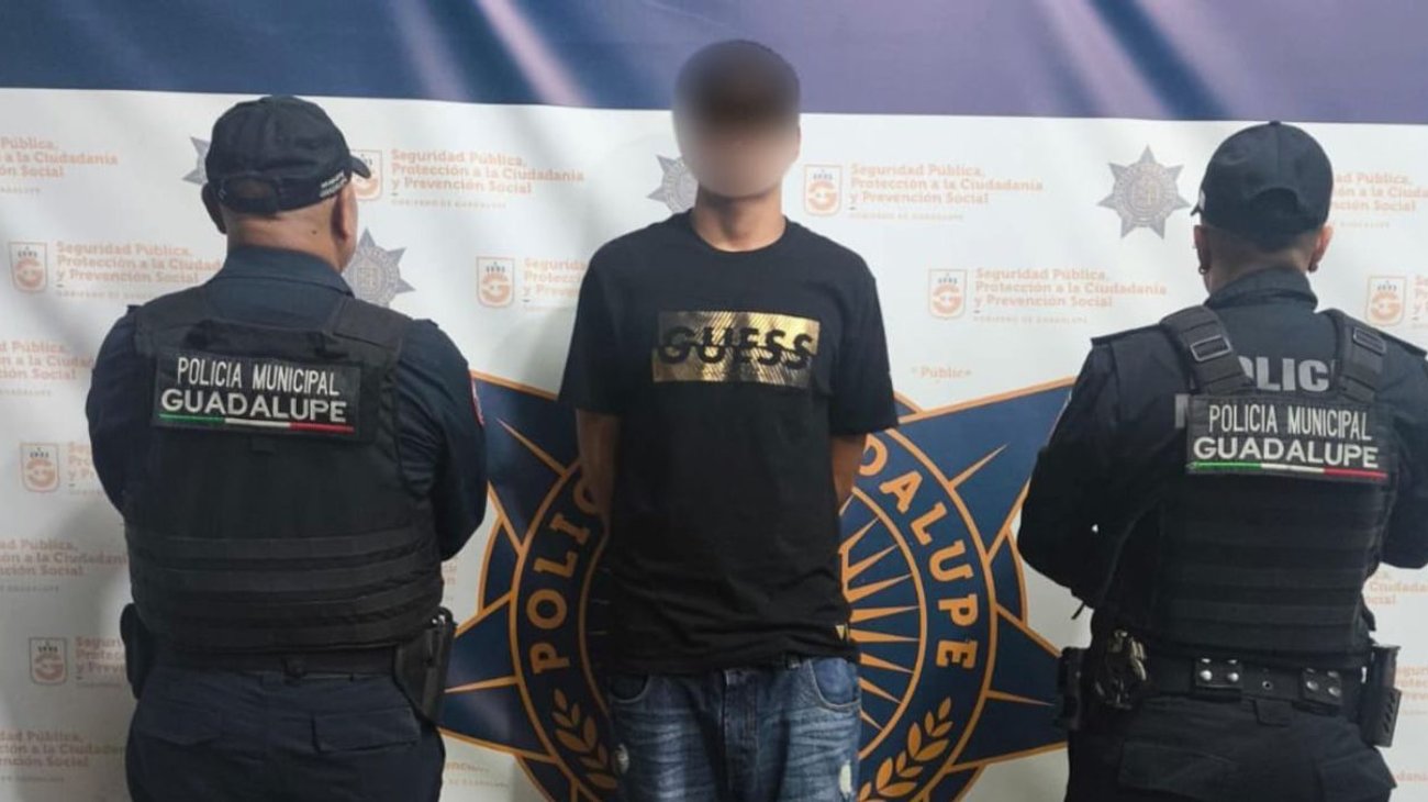 Detienen a menor con droga; lo investigan por asaltos