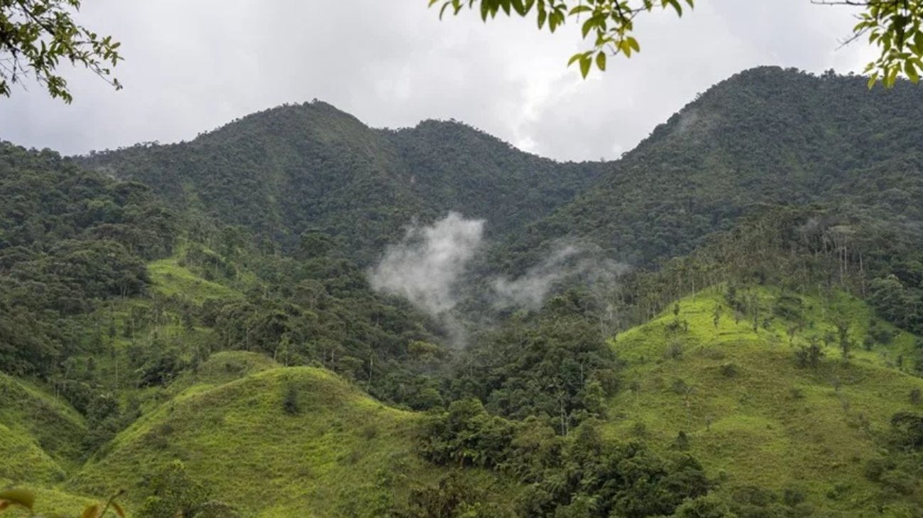 Ecuador destruye nueve campamentos de minería ilegal
