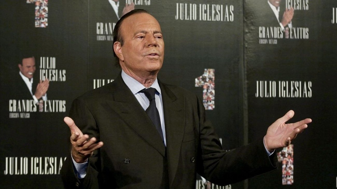 Julio Iglesias contrata un abogado para enfrentar acusaciones