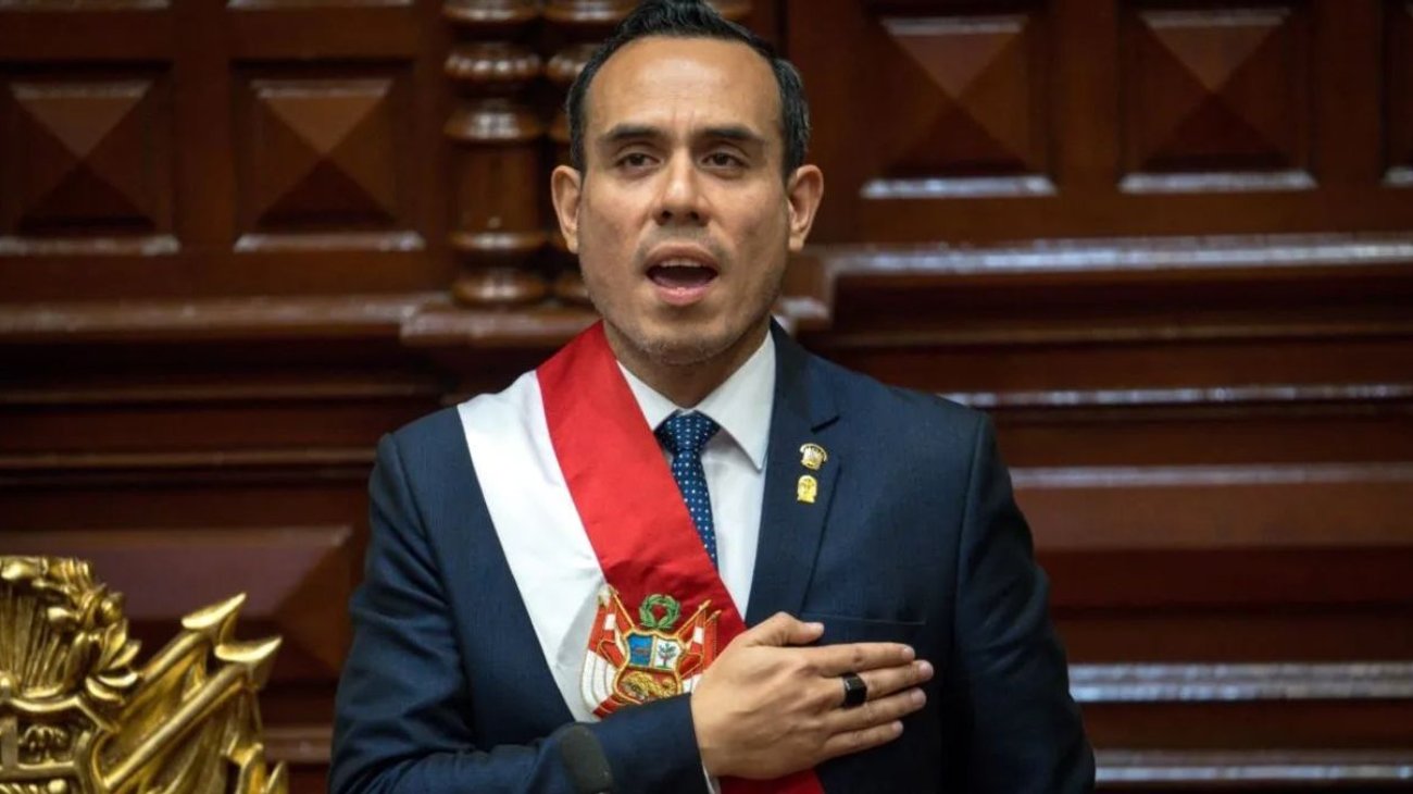 Congreso de Perú destituye a presidente interino