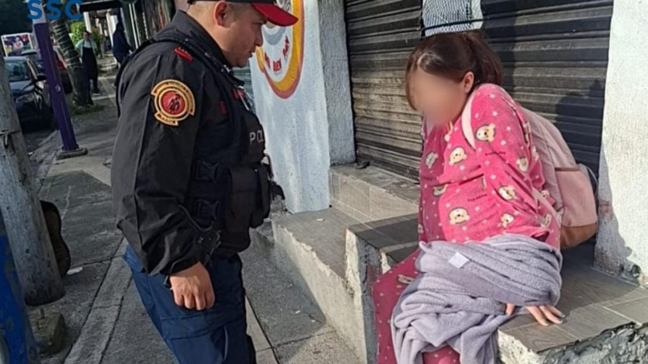 Auxilian policías a joven de 19 años en parto en CDMX