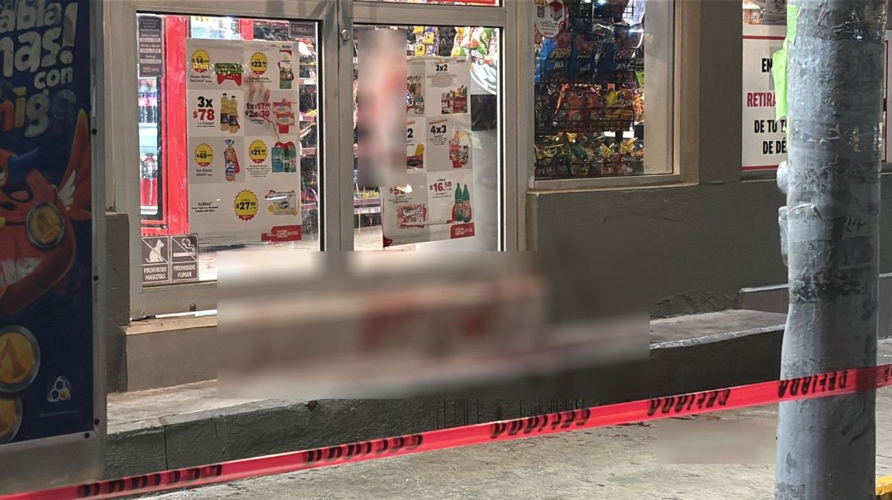 Hombre se refugia en Oxxo tras ataque a balazos en Santa Catarina