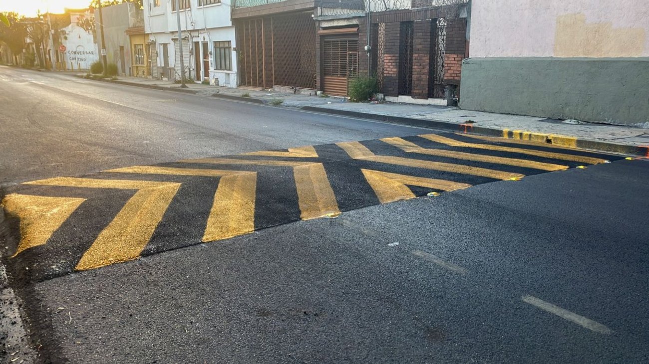 Colocan topes en zona de tragedia tras choque en Monterrey