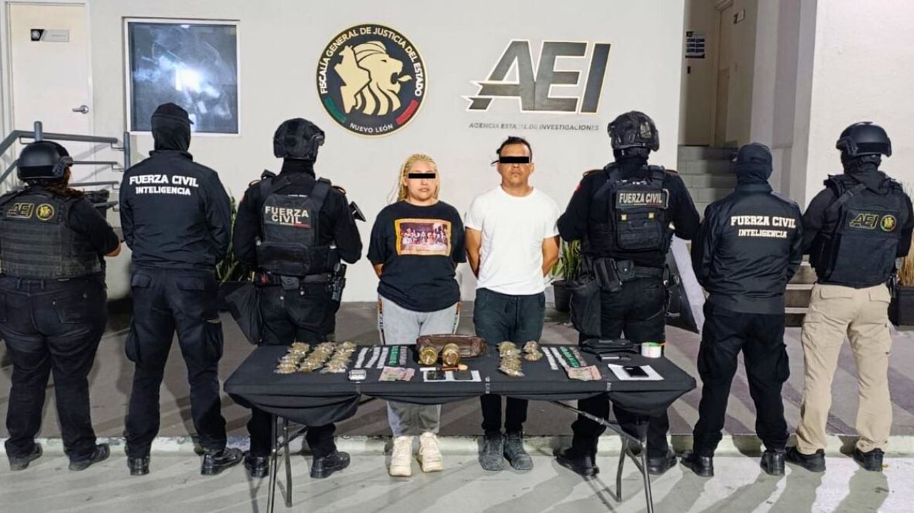 Atrapan a pareja drogándose en la vía pública en San Pedro