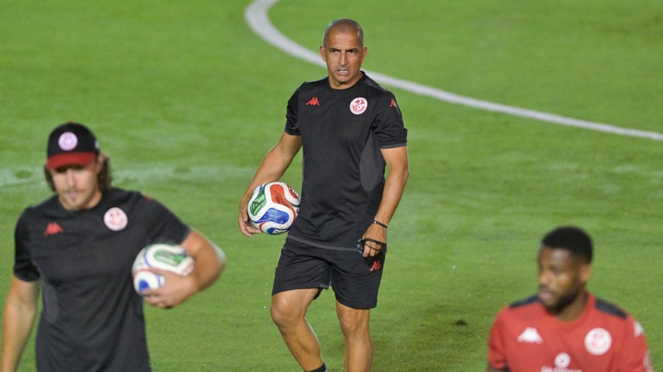 Túnez despide al técnico tras goleada de Suecia en el Mundial