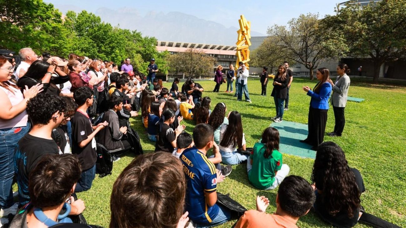 Brinda San Pedro más de 100 becas para aprender inglés