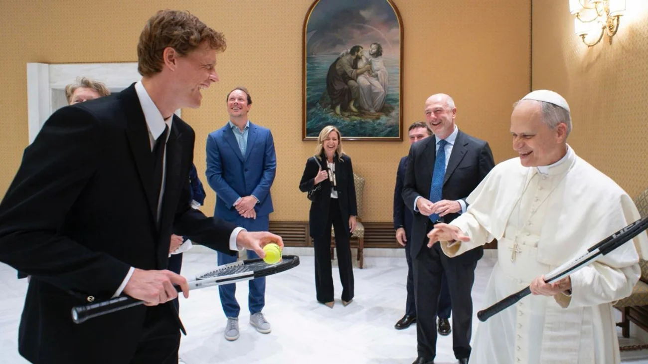 León XIV recibió al tenista y número uno del mundo, Jannik Sinner