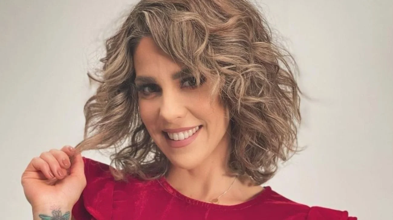 Operan a Regina del grupo JNS de cáncer de intestino