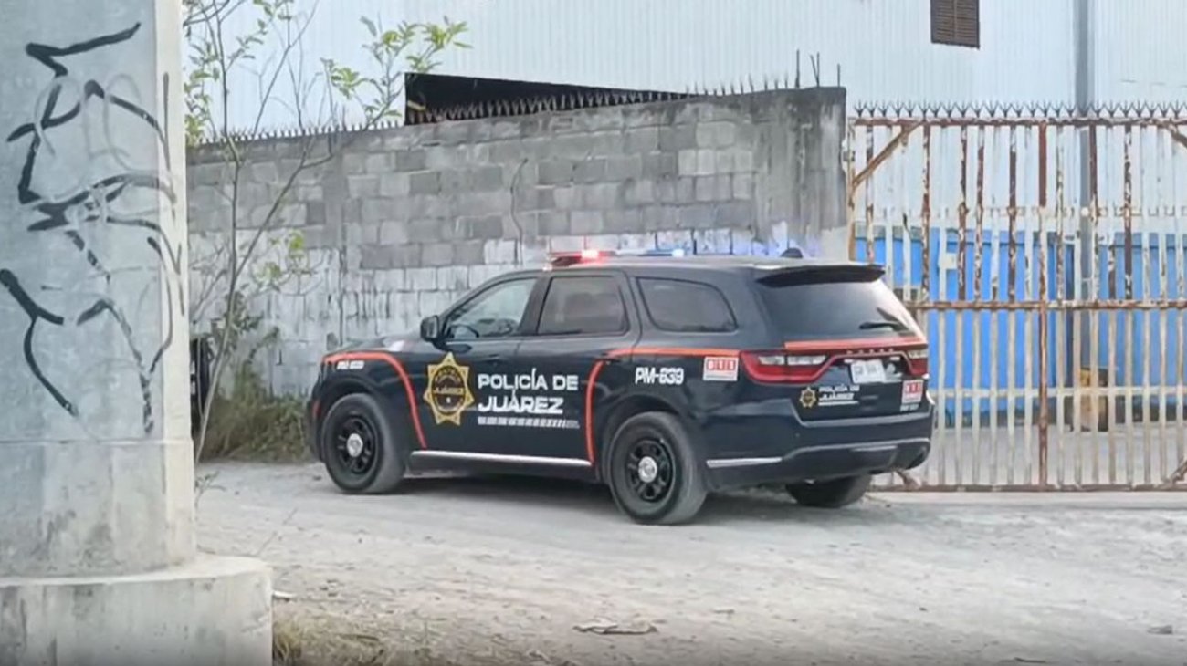 Encuentran restos humanos en terreno baldío de Juárez
