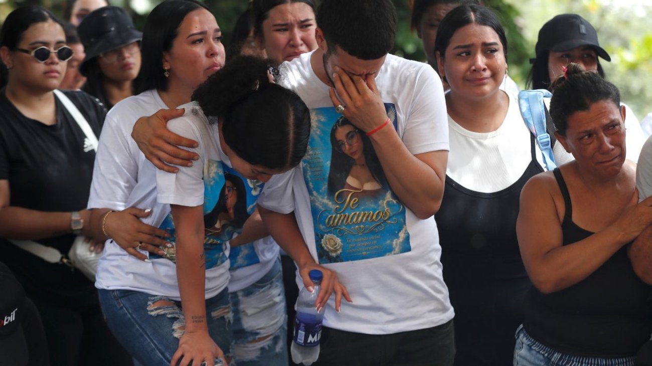 Despiden como heroína a madre fallecida en terremoto