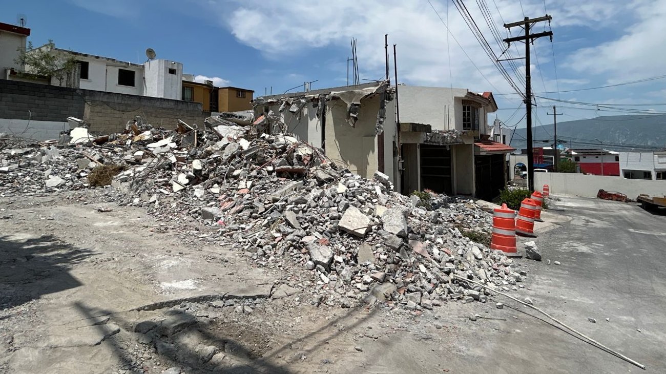 Avanza demolición en la `Rotonda de las Casas´