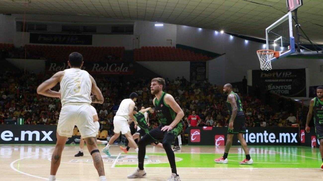 Arrolla Fuerza Regia 103-74 a Santos en la Liga LNBP