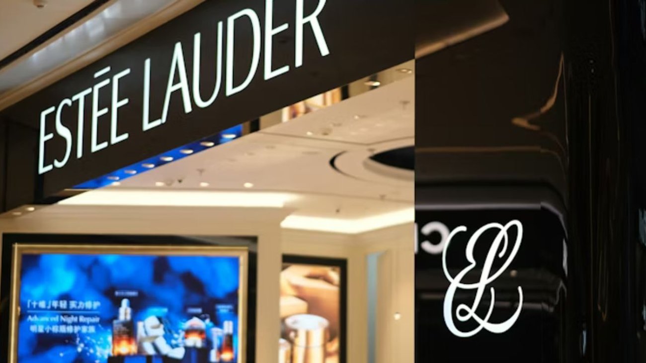 Multan a Estée Lauder por usar 'químicos eternos' en productos