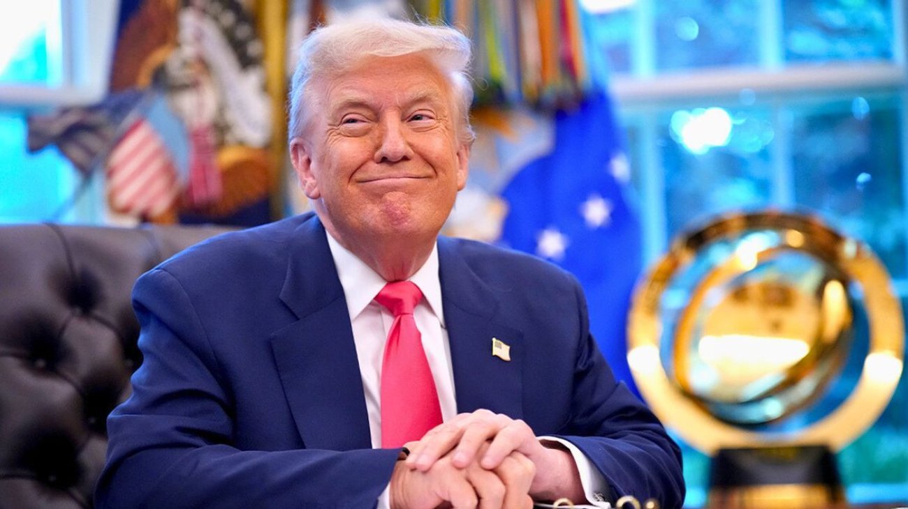 Trump dice que 'le encantaría' optar a un tercer mandato