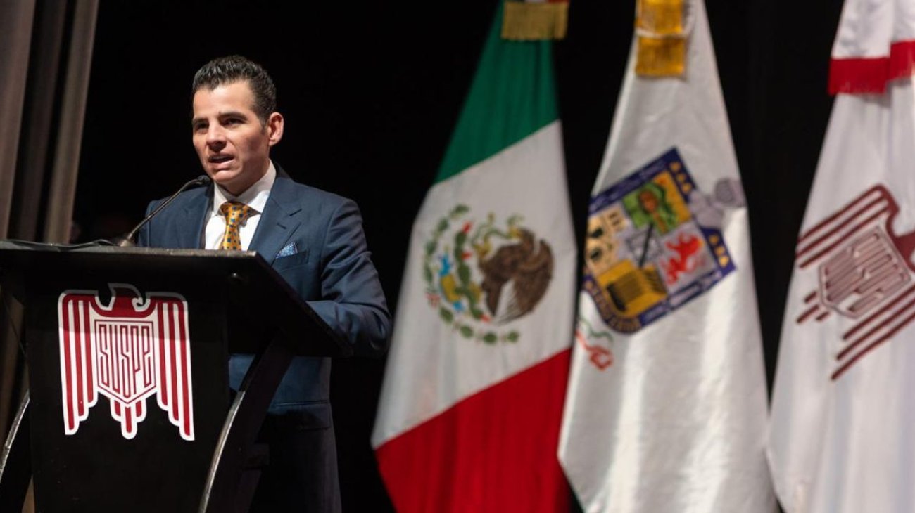 Miguel Flores destaca labor del servicio público en Asamblea