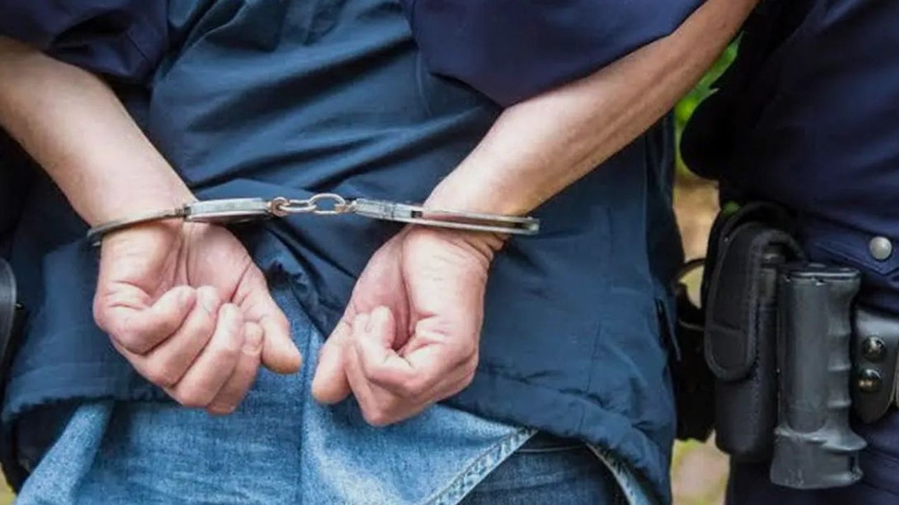 Dan 180 años a profesor en España por grabar a mujeres en baños