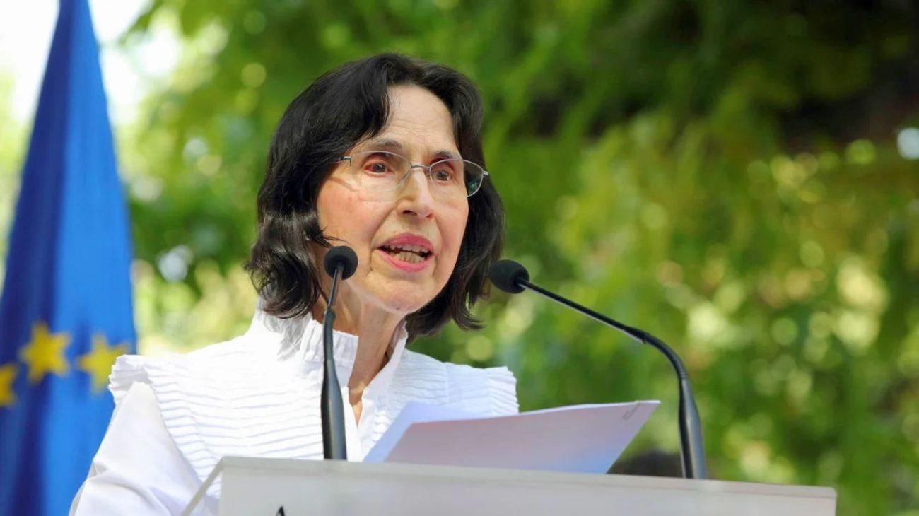 La mexicana Coral Bracho recibe el premio de poesía García Lorca