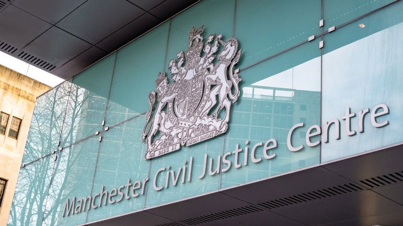 Británico admite drogar y violar a su esposa por más de 20 años
