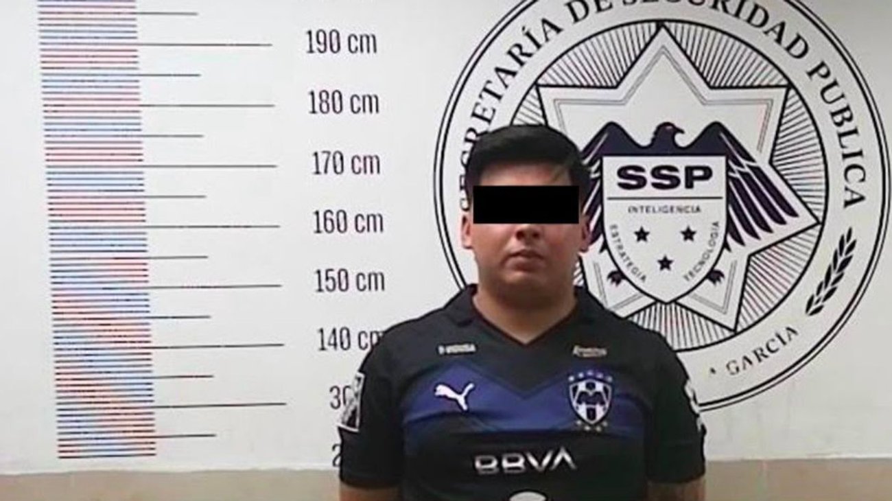 Atrapan a empleado robando negocio en San Pedro