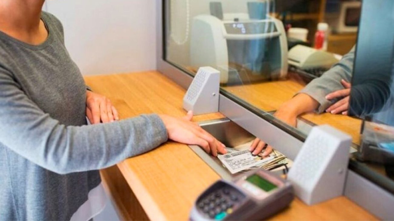 Bancos pedirán identificación para operaciones de más de $140 mil