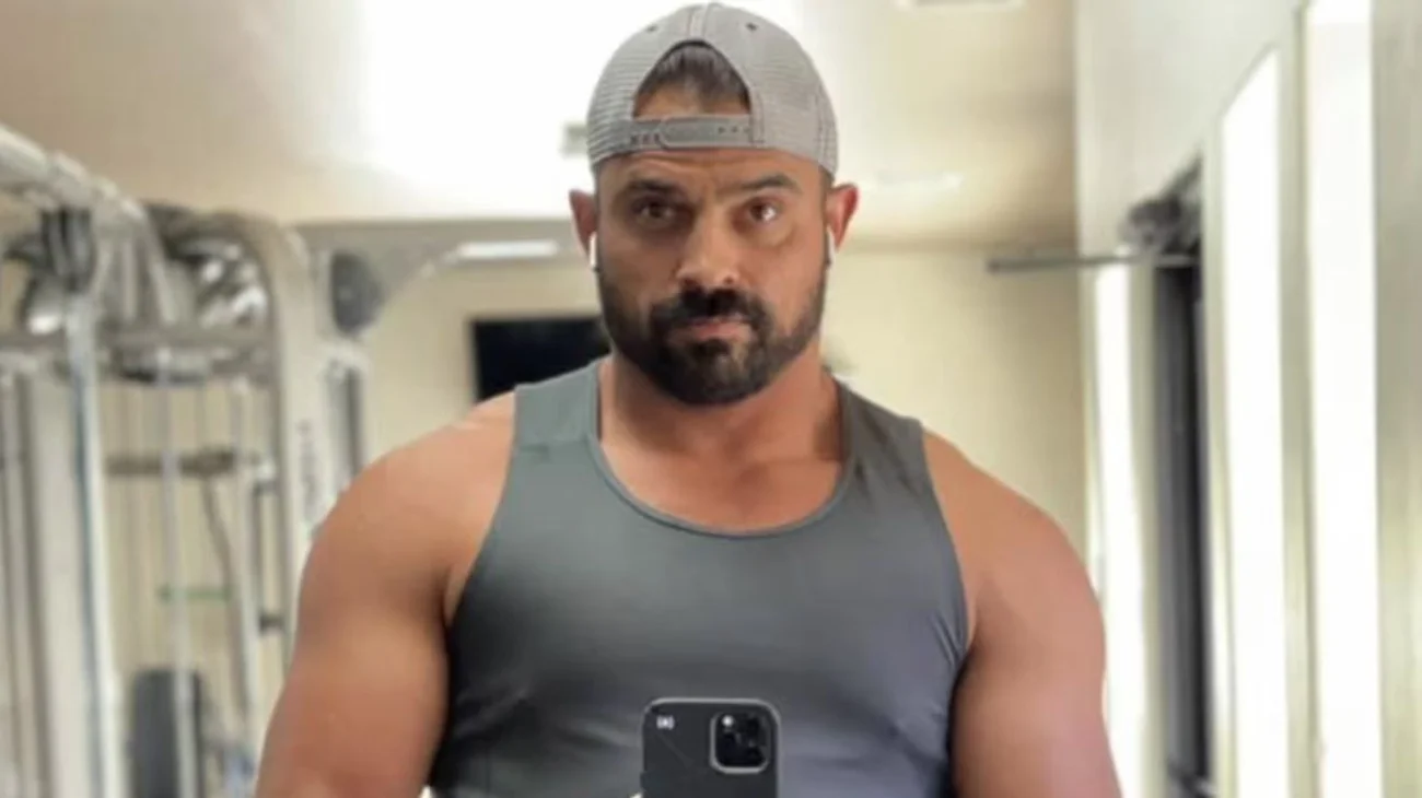 Hallan sin vida a maestro de yoga tras acudir a cita a ciegas