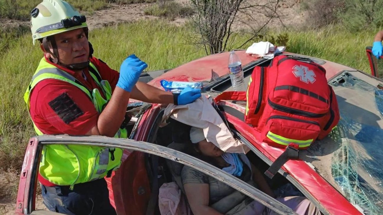Volcadura en carretera Monclova-Ramos Arizpe deja a una lesionada