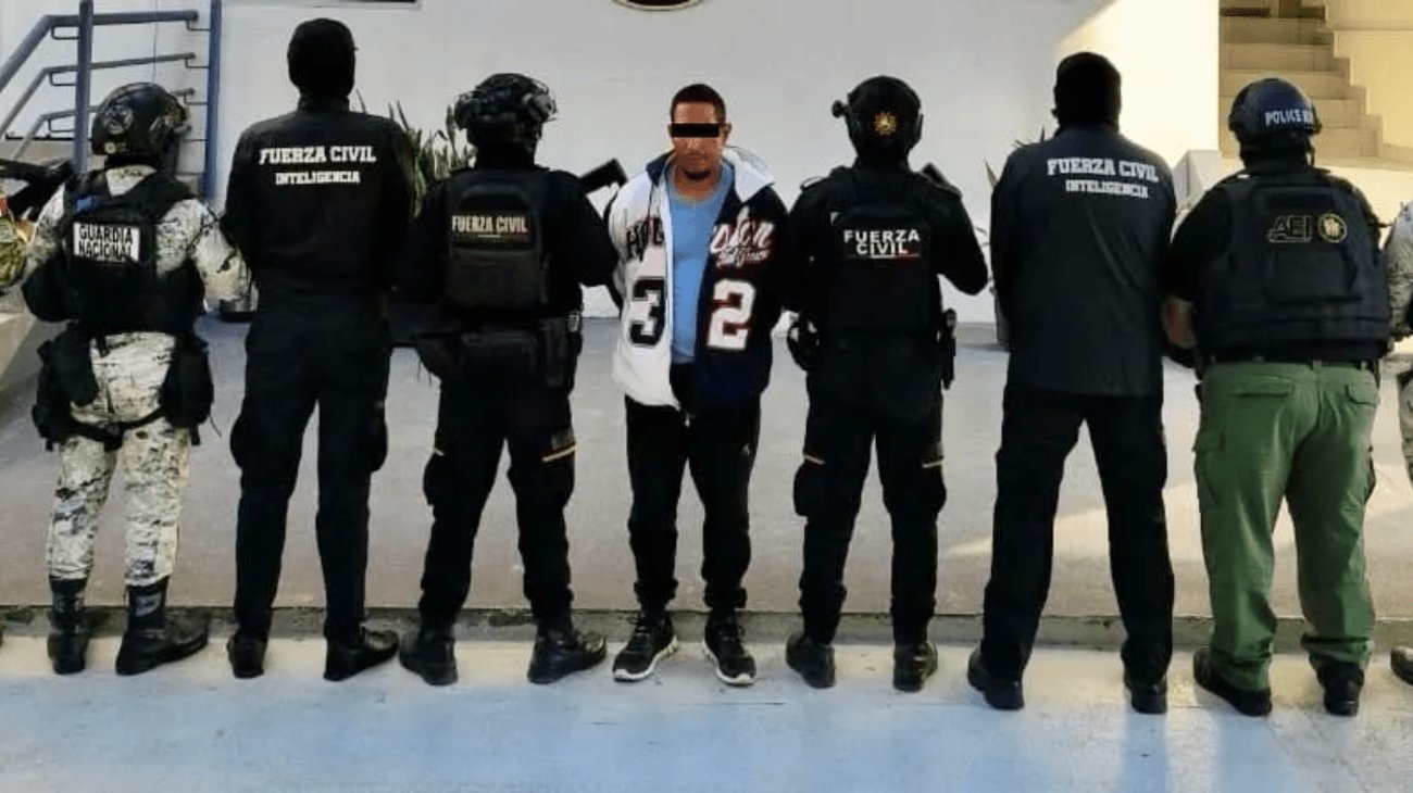 Cae presunto homicida en posesión de drogas en Santa Catarina