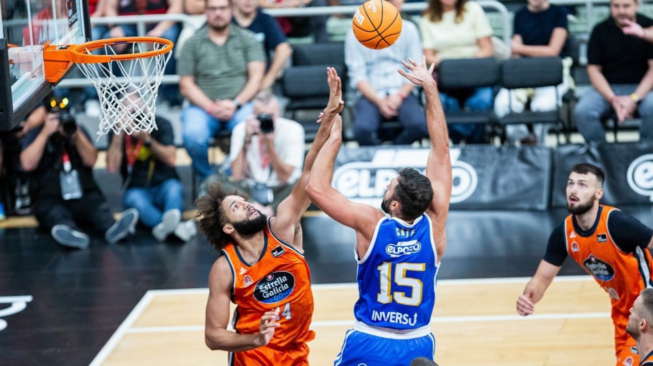 Logra UCAM Murcia apretada victoria en la Liga Endesa