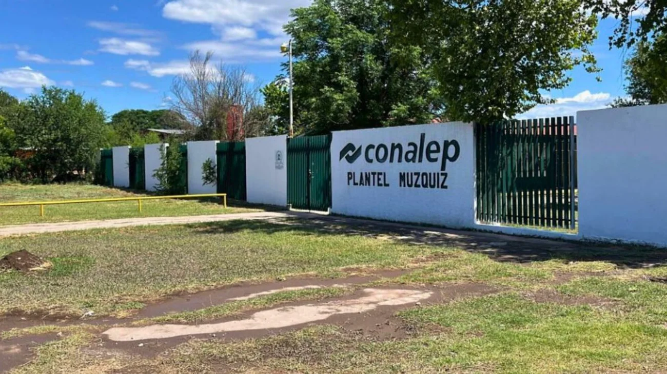 Investigan Conalep Múzquiz tras video de estudiante fumando droga