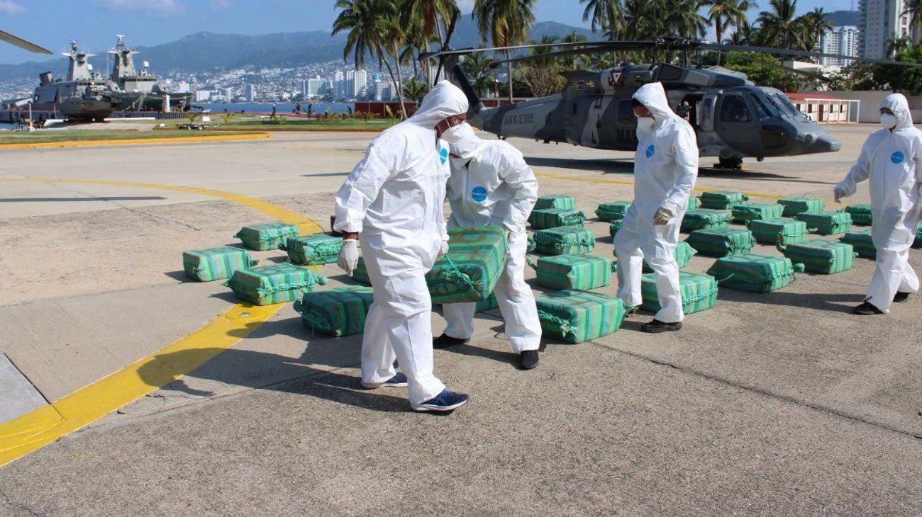 Asegura la Marina 1.9 toneladas de cocaína cerca de Guerrero