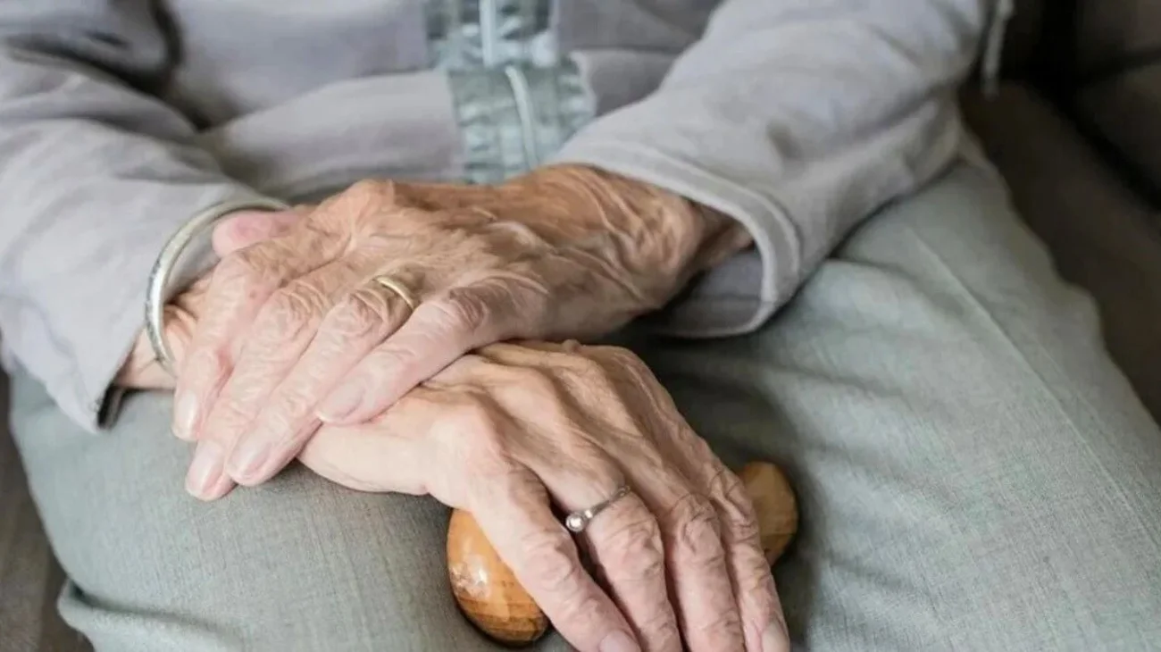 Mujer vive 'calvario' tras ser declarada muerta por error