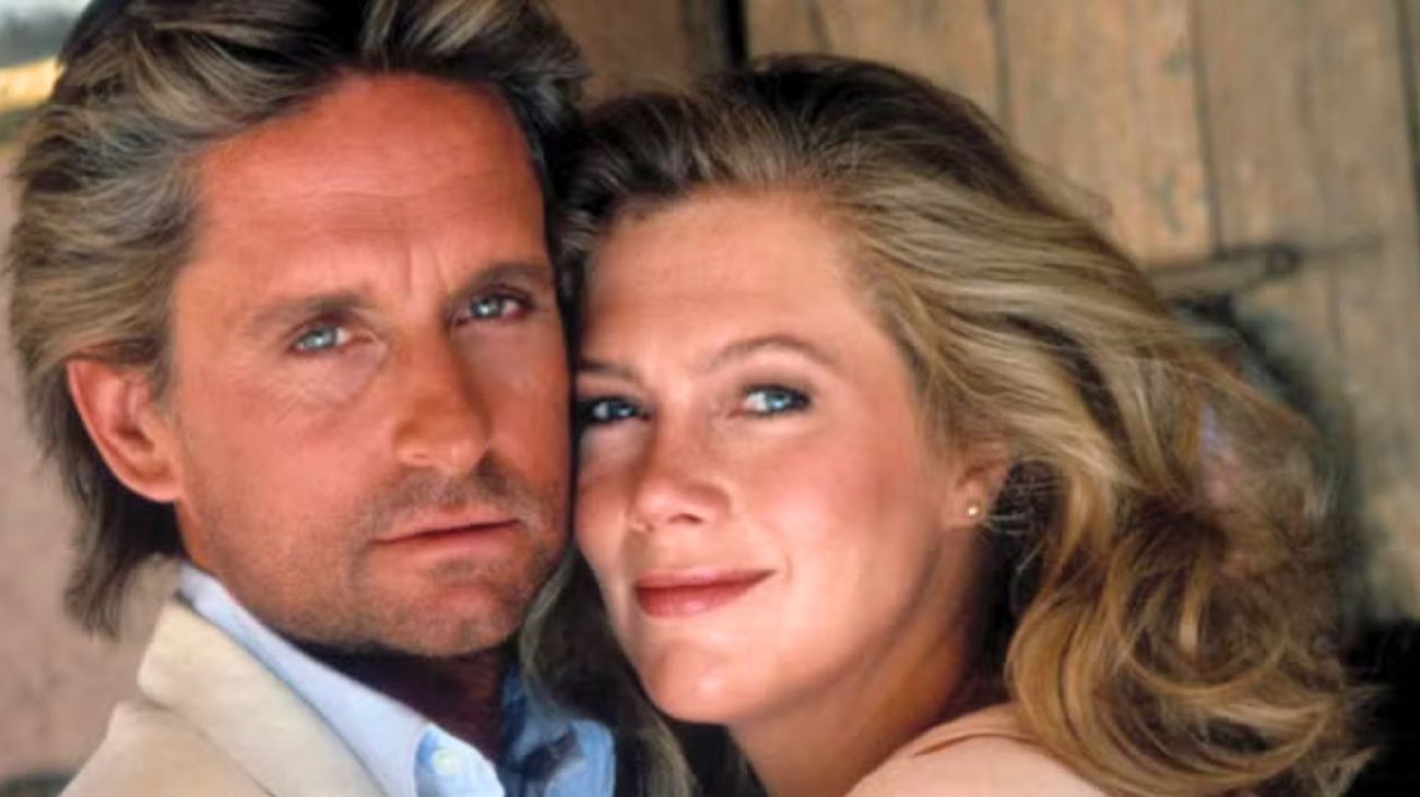 Michael Douglas y Kathleen Turner ocultaron romance por 40 años