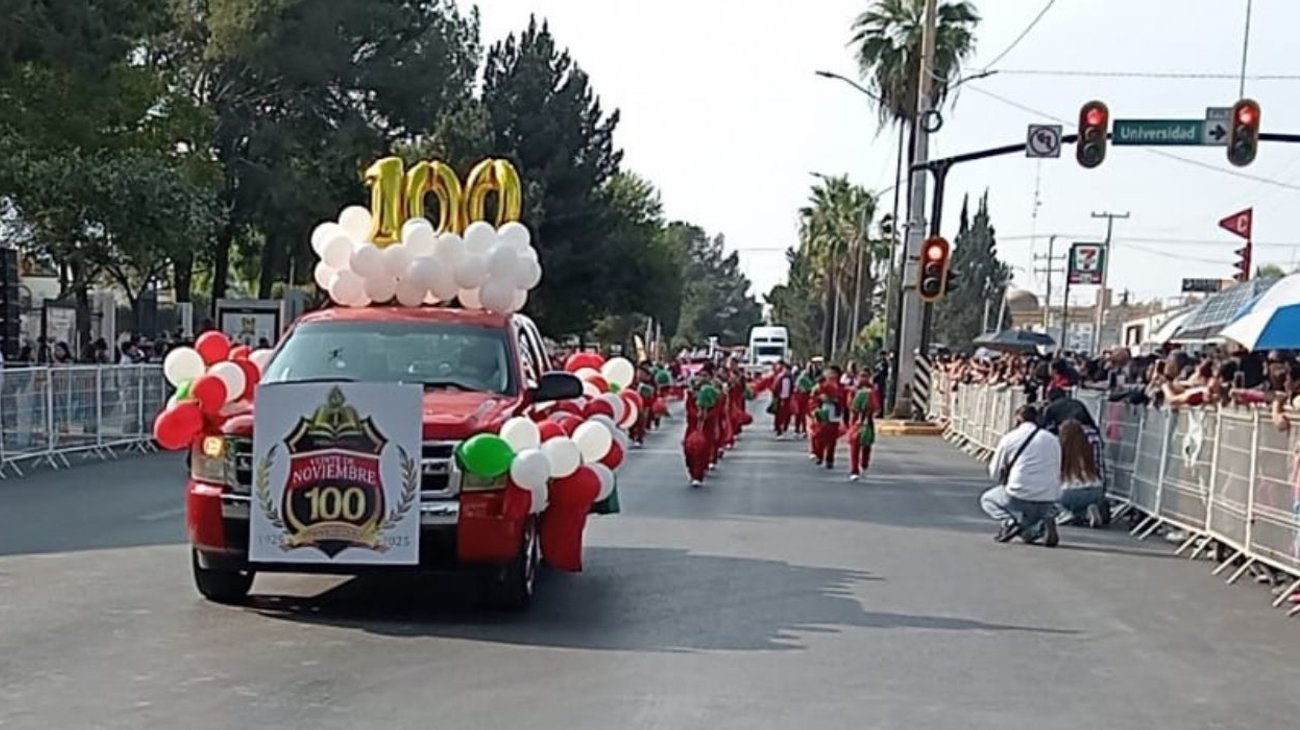 Inicia en Saltillo el desfile del 20 de Noviembre