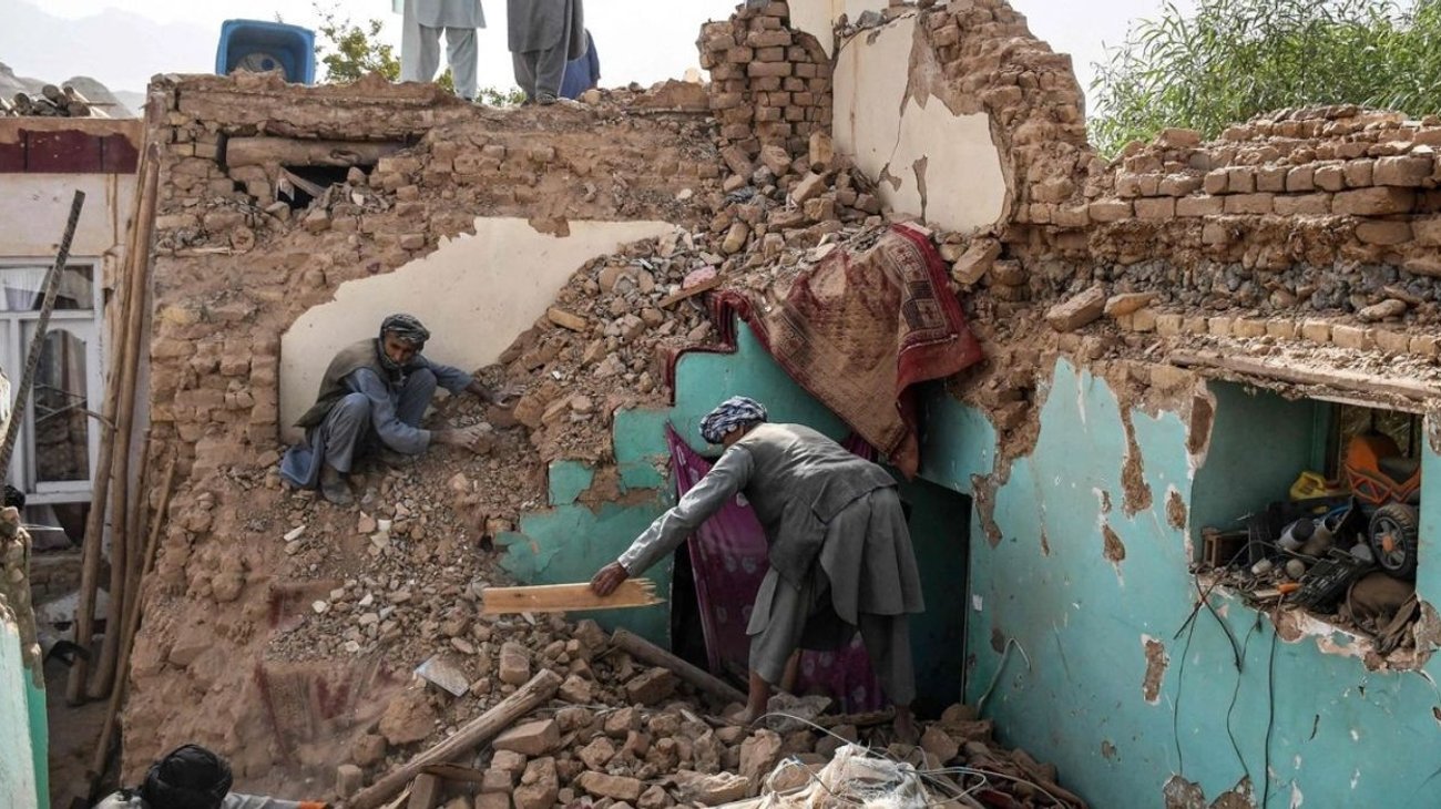 Terremoto de 6.3 sacude a Afganistán y deja al menos 20 muertos