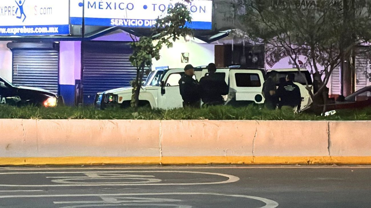 Tras persecución, detienen a hombre en el Centro de Monterrey