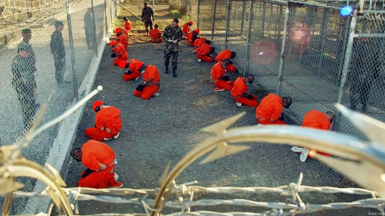 Trump ordena preparar 30,000 camas para migrantes en Guantánamo