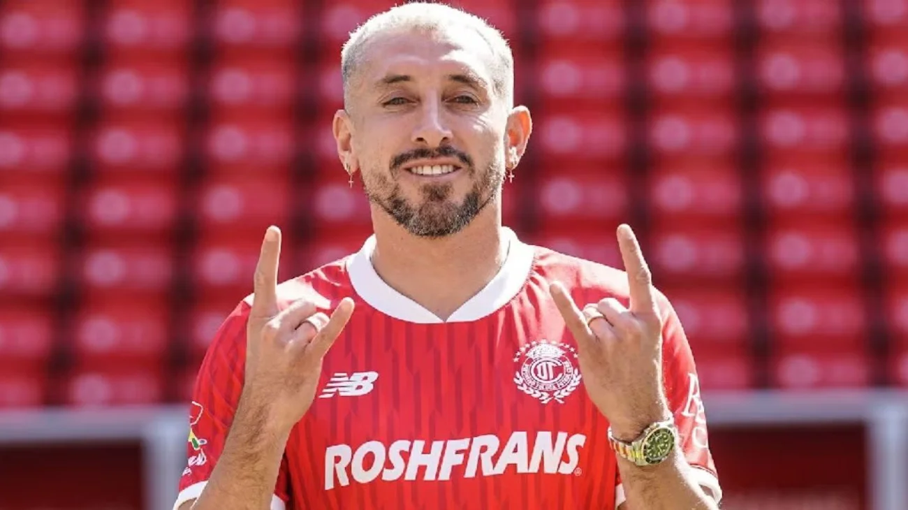 Héctor Herrera vive el presente y no piensa en la selección