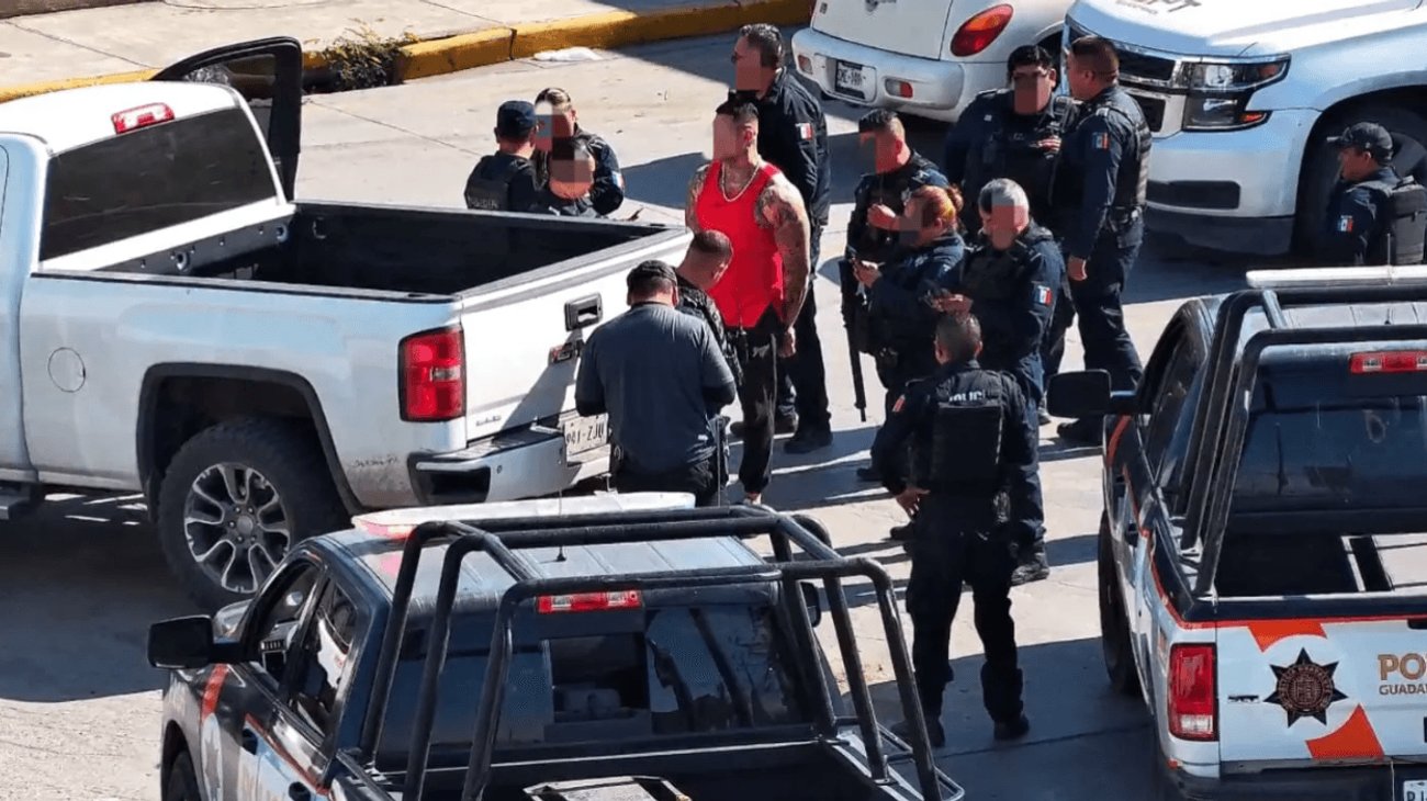 Cae hombre por circular con placas colgadas en Guadalupe