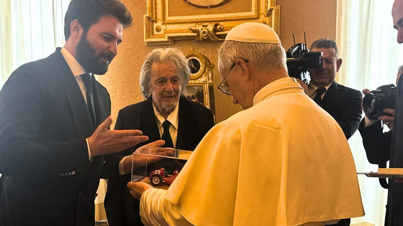 Papa León XIV recibe a Al Pacino en una audiencia en el Vaticano