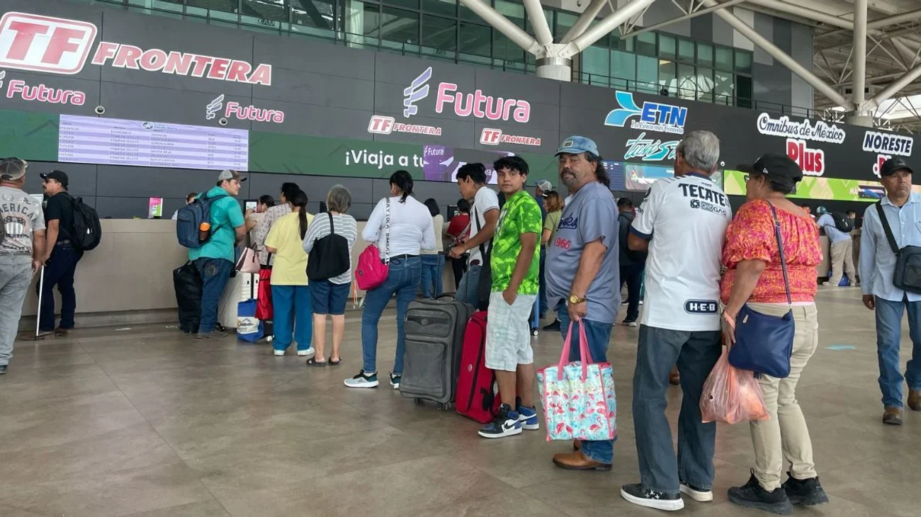 Comienzan a saturar la Central de Autobuses, en Monterrey