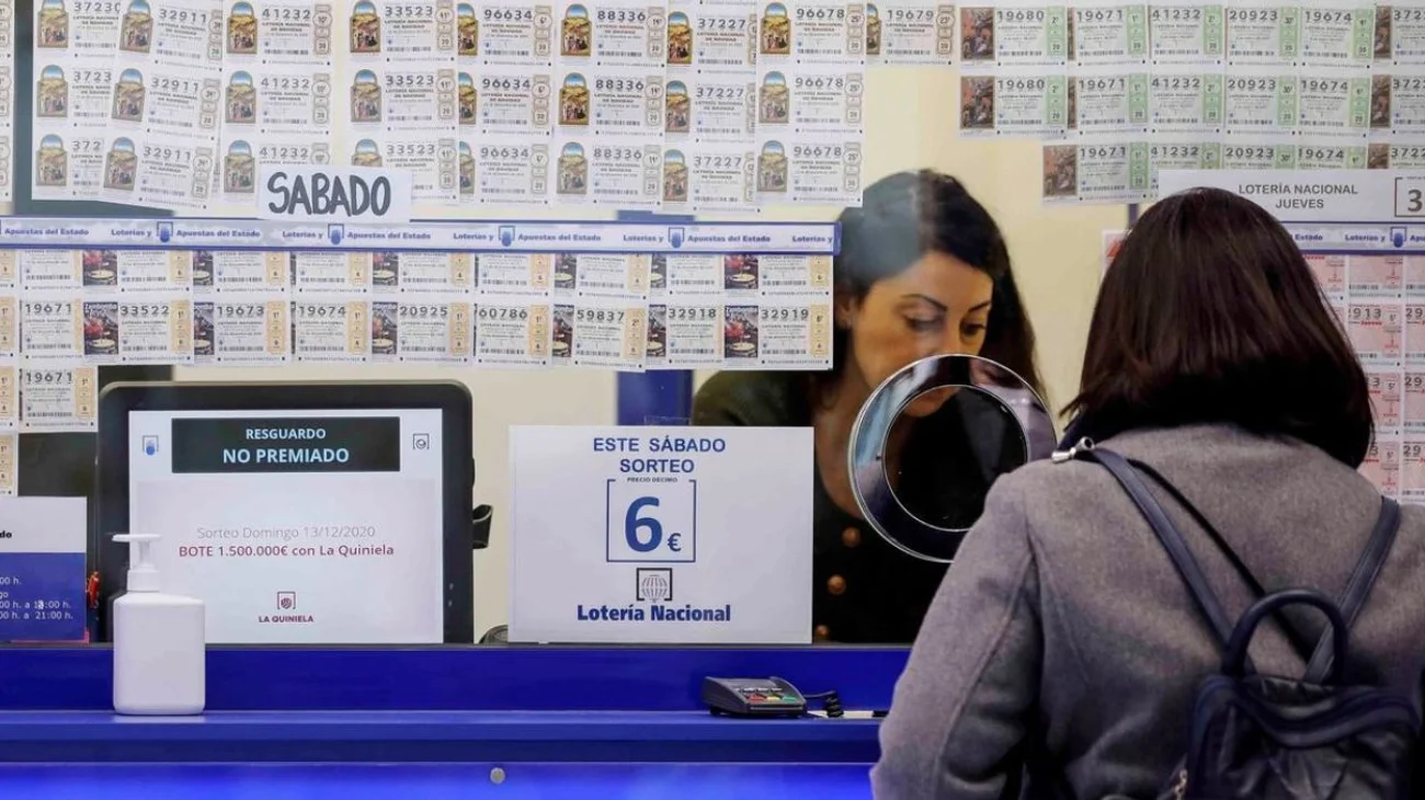 Vendedora de lotería en España intenta cobrar premio de clienta