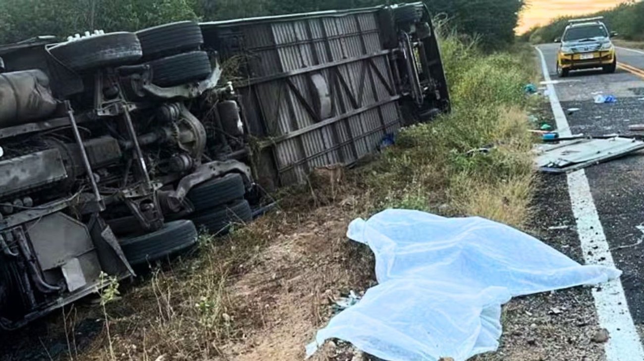 Equipo de baloncesto sufre accidente en Brasil; hay 7 muertos
