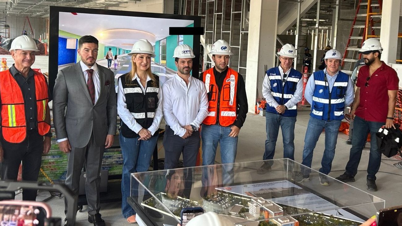 Supervisan obras del Hospital Infantil; su avance es de 55%