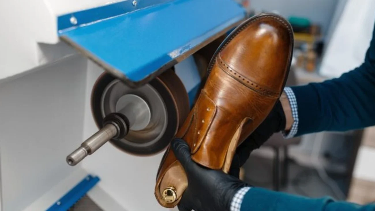 Muere trabajador de zapatos aplastado por máquina en Guanajuato