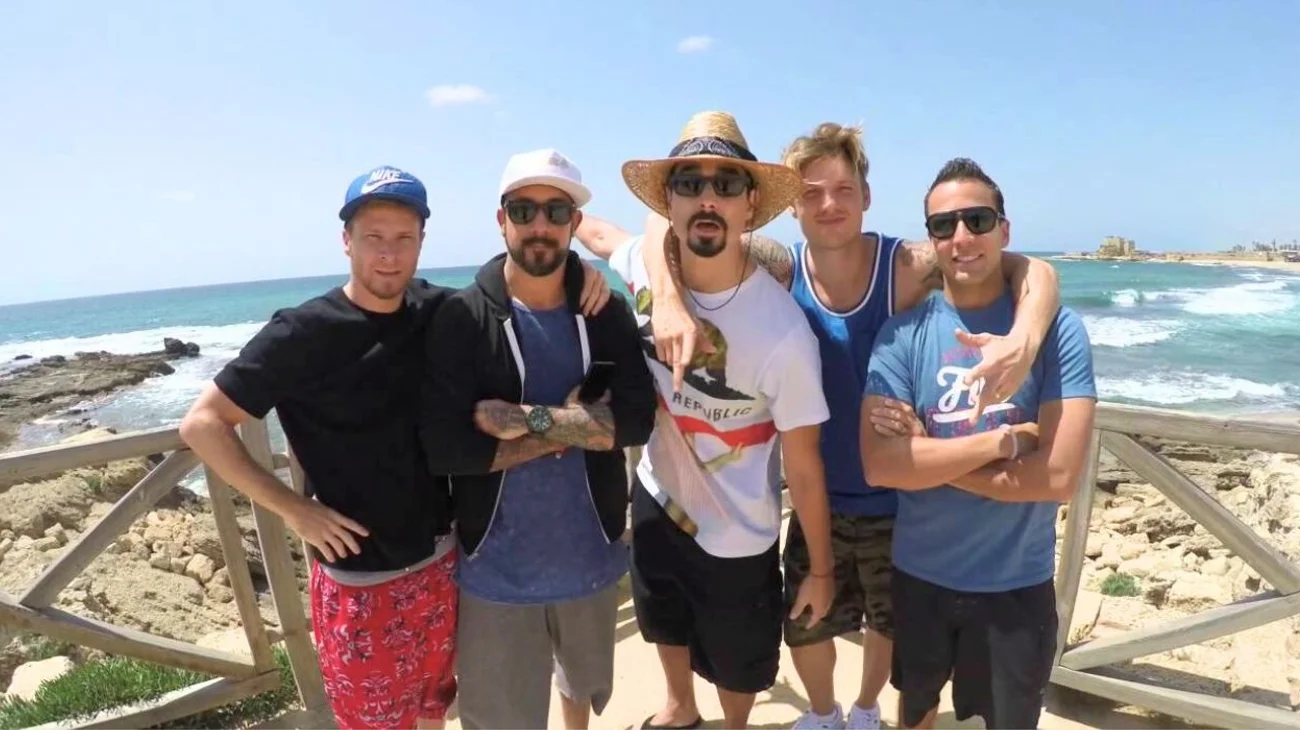Miembro de Backstreet Boys demanda por invasión a playa privada